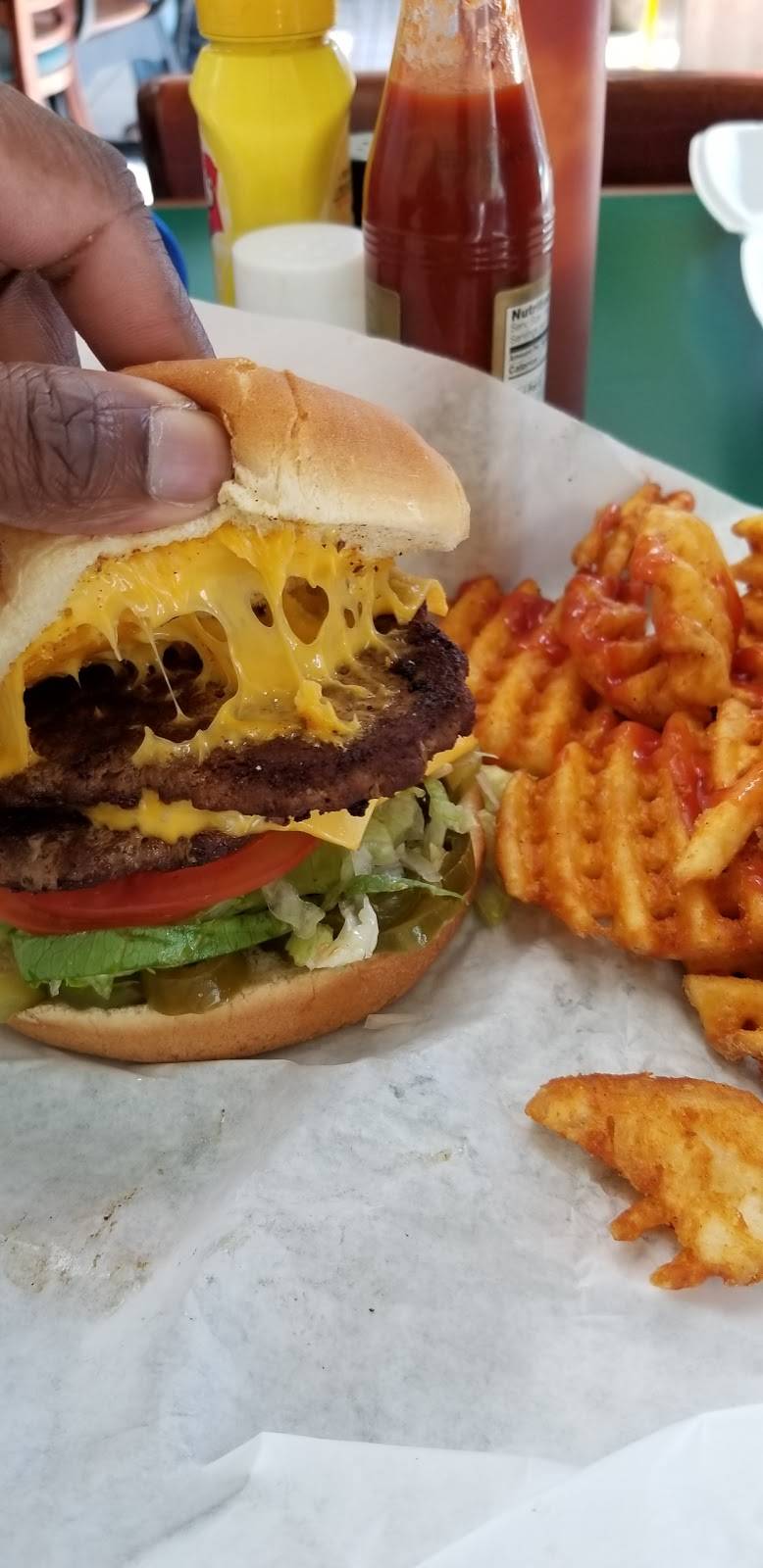 Buzs Spud | restaurant | 1630 Valwood Pkwy #100, Carrollton, TX 75006, USA | 9722477754 OR +1 972-247-7754