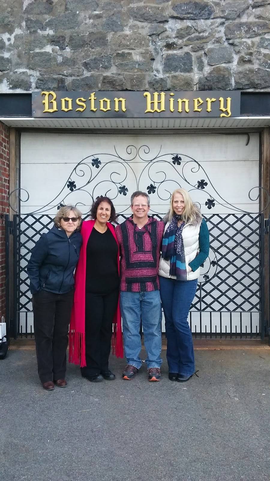 Boston Winery | restaurant | 26 Ericsson St, Boston, MA 02122, USA | 6172659463 OR +1 617-265-9463