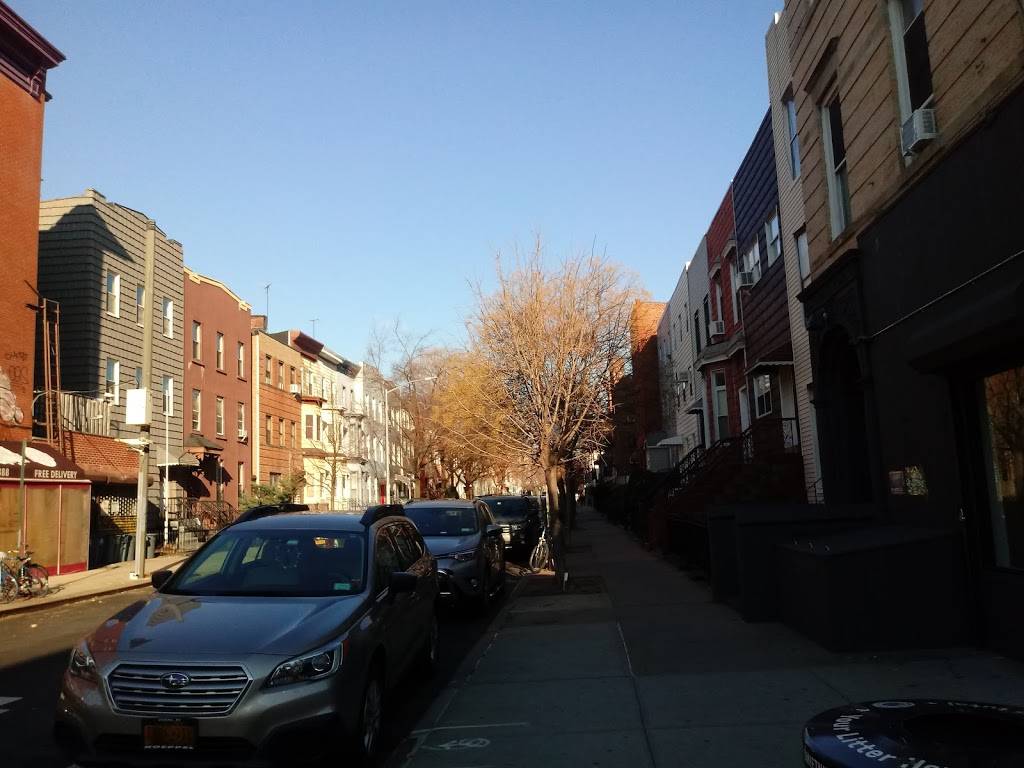 Gourmet Deli Delight | meal takeaway | 101 Nassau Ave, Brooklyn, NY 11222, USA | 7183498888 OR +1 718-349-8888