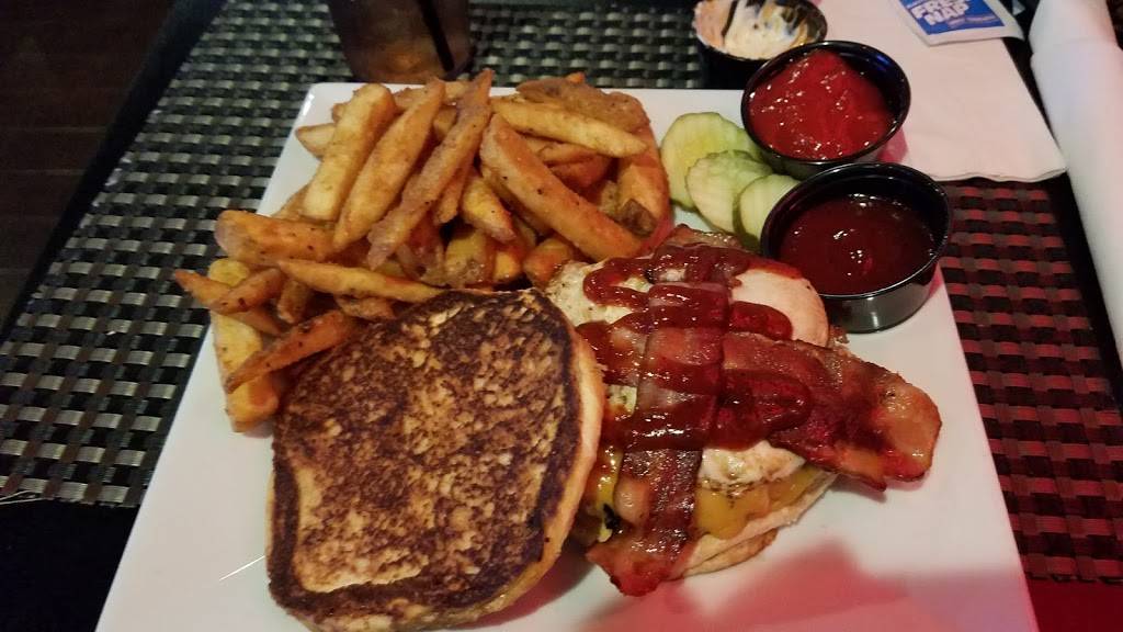 Tipping Chair Tavern | restaurant | 1783 Meriden-Waterbury Turnpike, Milldale, CT 06467, USA | 8604269688 OR +1 860-426-9688