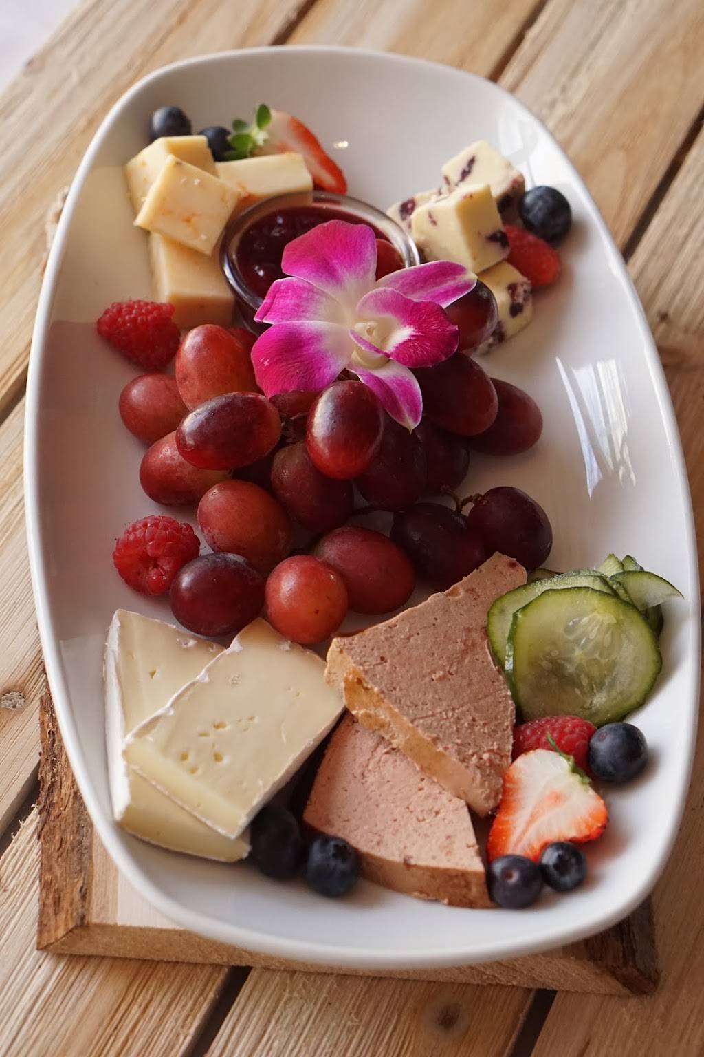 Vienna Wine Bar | restaurant | 9100 W State Rd 84, Davie, FL 33324, USA | 9544231961 OR +1 954-423-1961