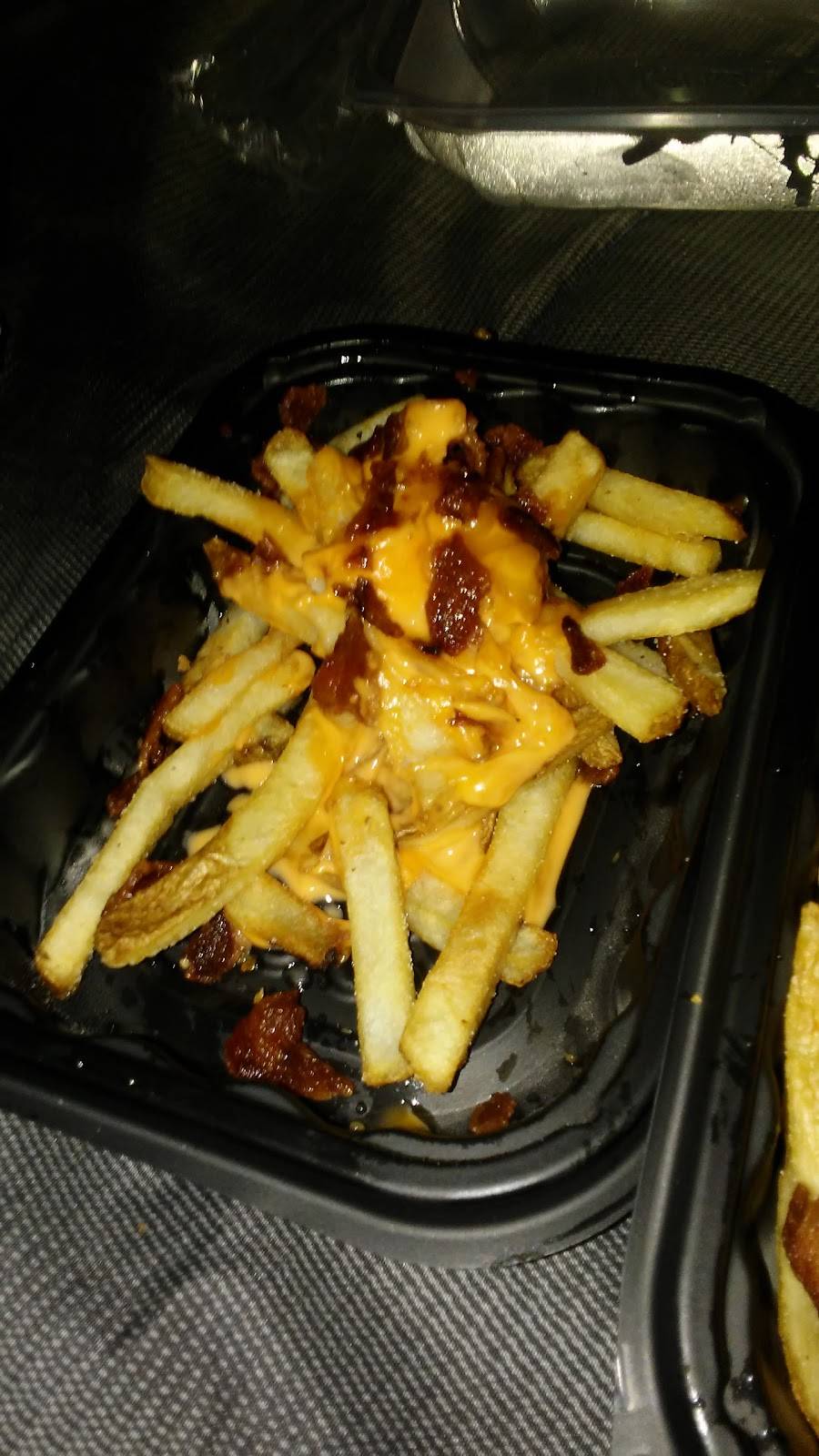 Wendys | restaurant | 400 Taylorsville Rd, Shelbyville, KY 40065, USA | 5026334099 OR +1 502-633-4099