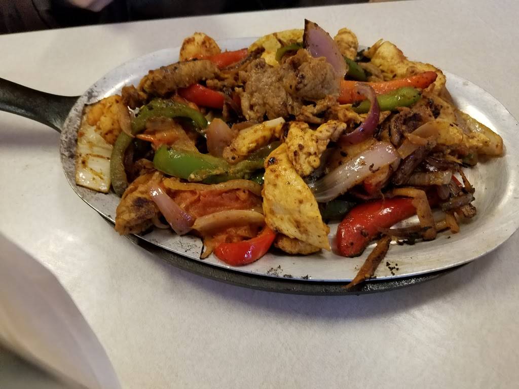 Vilmas pupuseria | restaurant | 5824 Singleton Rd, Norcross, GA 30093, USA | 4702825140 OR +1 470-282-5140