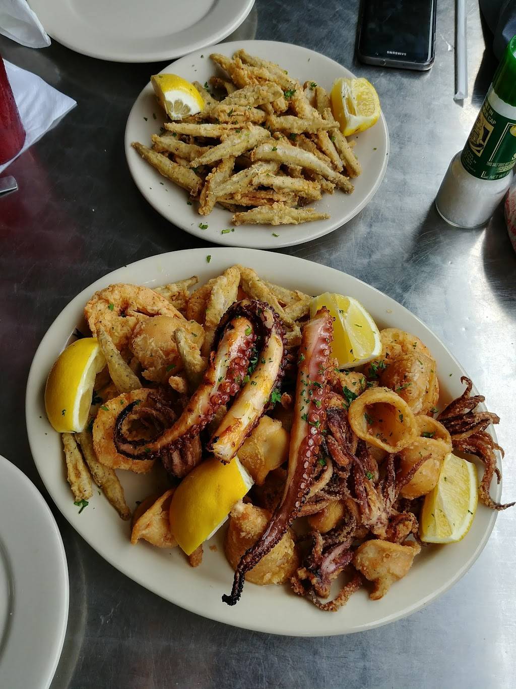 Yiannis Greek Cuisine | restaurant | 514 Dodecanese Blvd, Tarpon Springs, FL 34689, USA | 7279347335 OR +1 727-934-7335