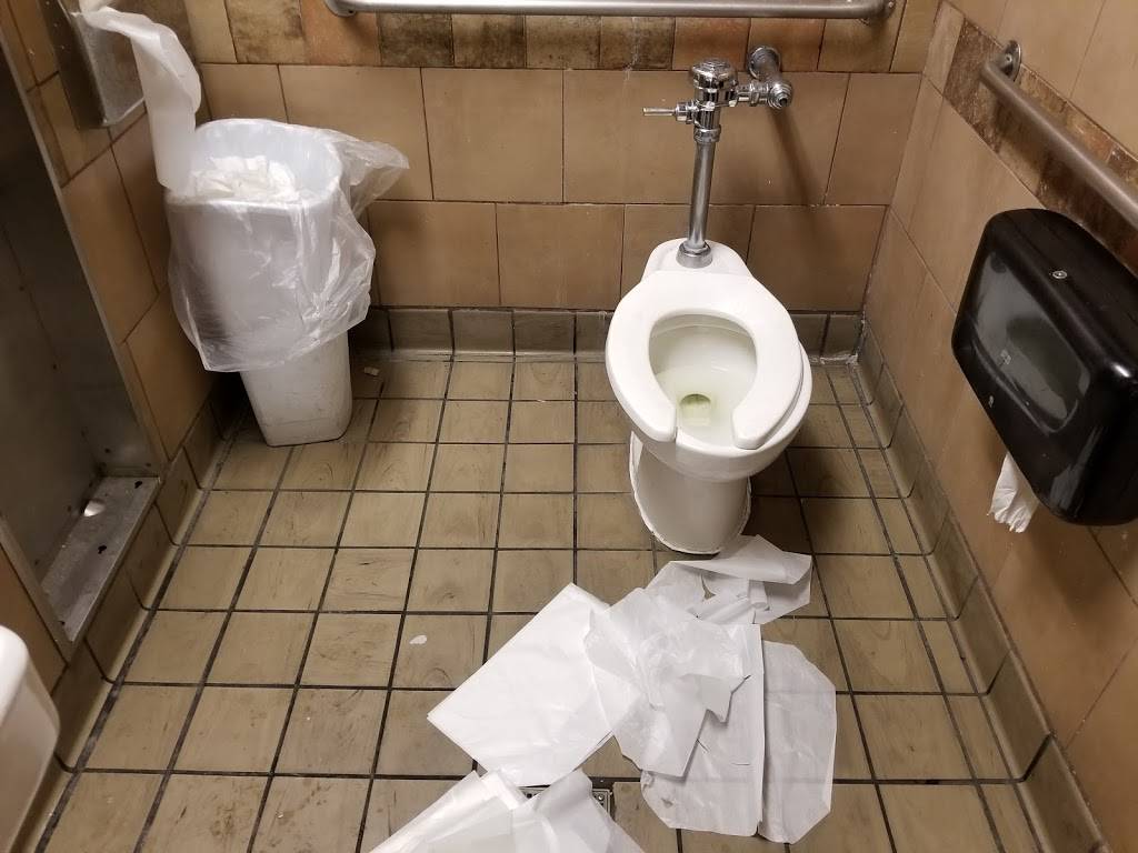 KFC | restaurant | 639 N Broadway, Escondido, CA 92025, USA | 7604809122 OR +1 760-480-9122