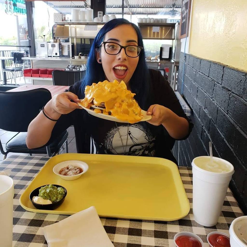 Chachos Fried Chicken | restaurant | 15588-054-0110, San Antonio, TX 78227, USA | 2103148150 OR +1 210-314-8150