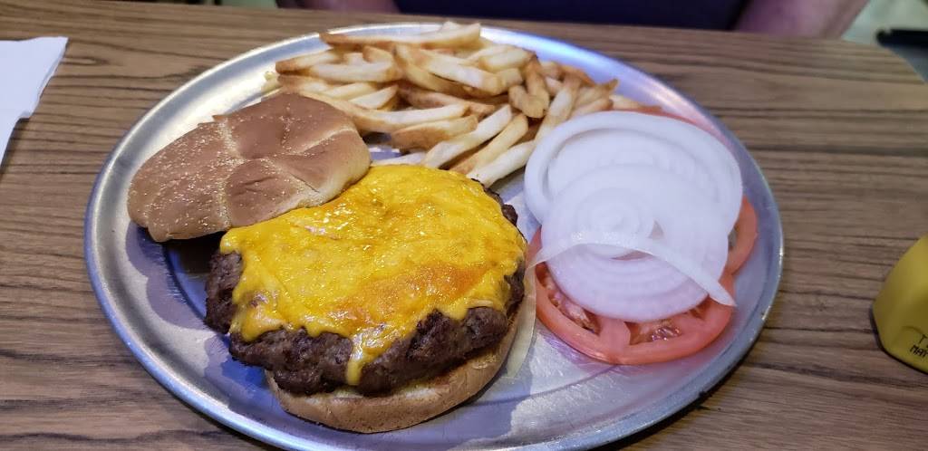 Veterans Pub & Pizza | restaurant | 2525 NE Adams St, Peoria, IL 61603, USA | 3097133029 OR +1 309-713-3029