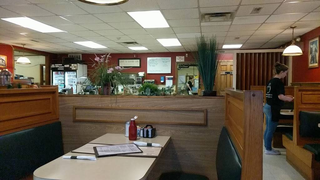 Shady Acres Restaurant & Dairy | restaurant | 164 Danielson Pike, Foster, RI 02825, USA | 4016477019 OR +1 401-647-7019