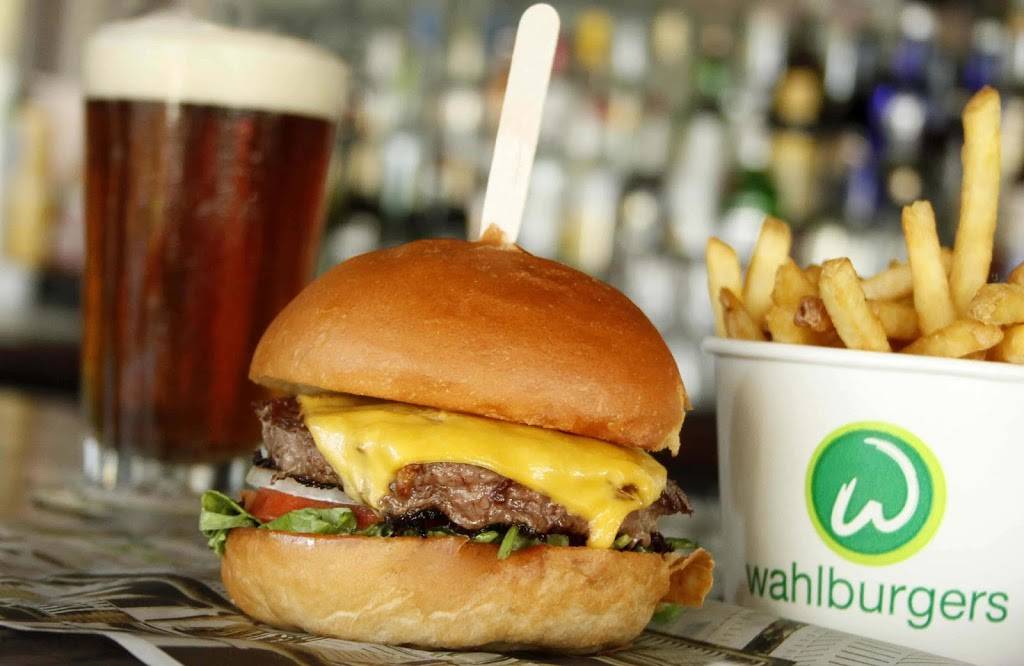 Wahlburgers | restaurant | 200 S Orange Ave, Orlando, FL 32801, USA | 4072937777 OR +1 407-293-7777