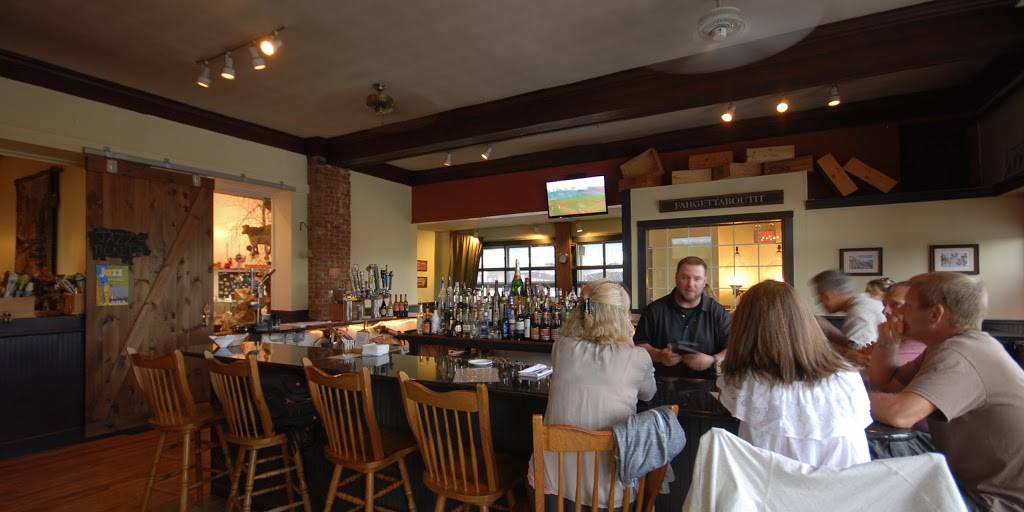 Lago Trattoria | restaurant | 95 Main St, Newport, VT 05855, USA | 8023348222 OR +1 802-334-8222