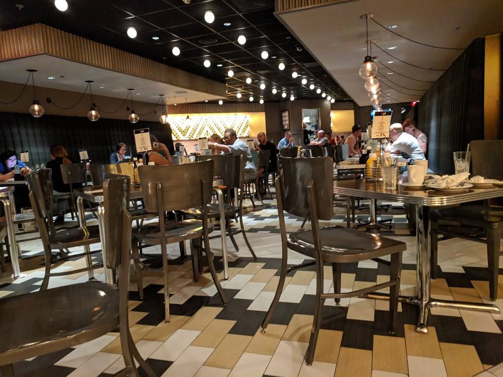 The D Grill | restaurant | 301 Fremont St, Las Vegas, NV 89101, USA | 7023882400 OR +1 702-388-2400