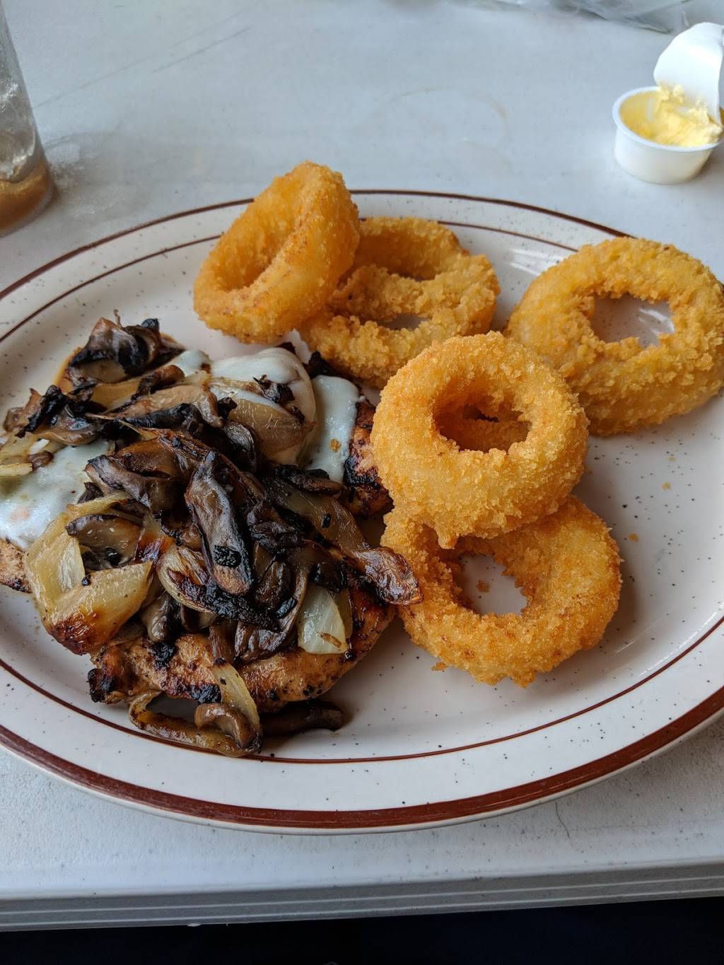 Gondola Restaurant | restaurant | 305 Mullican St, McMinnville, TN 37110, USA | 9314735555 OR +1 931-473-5555