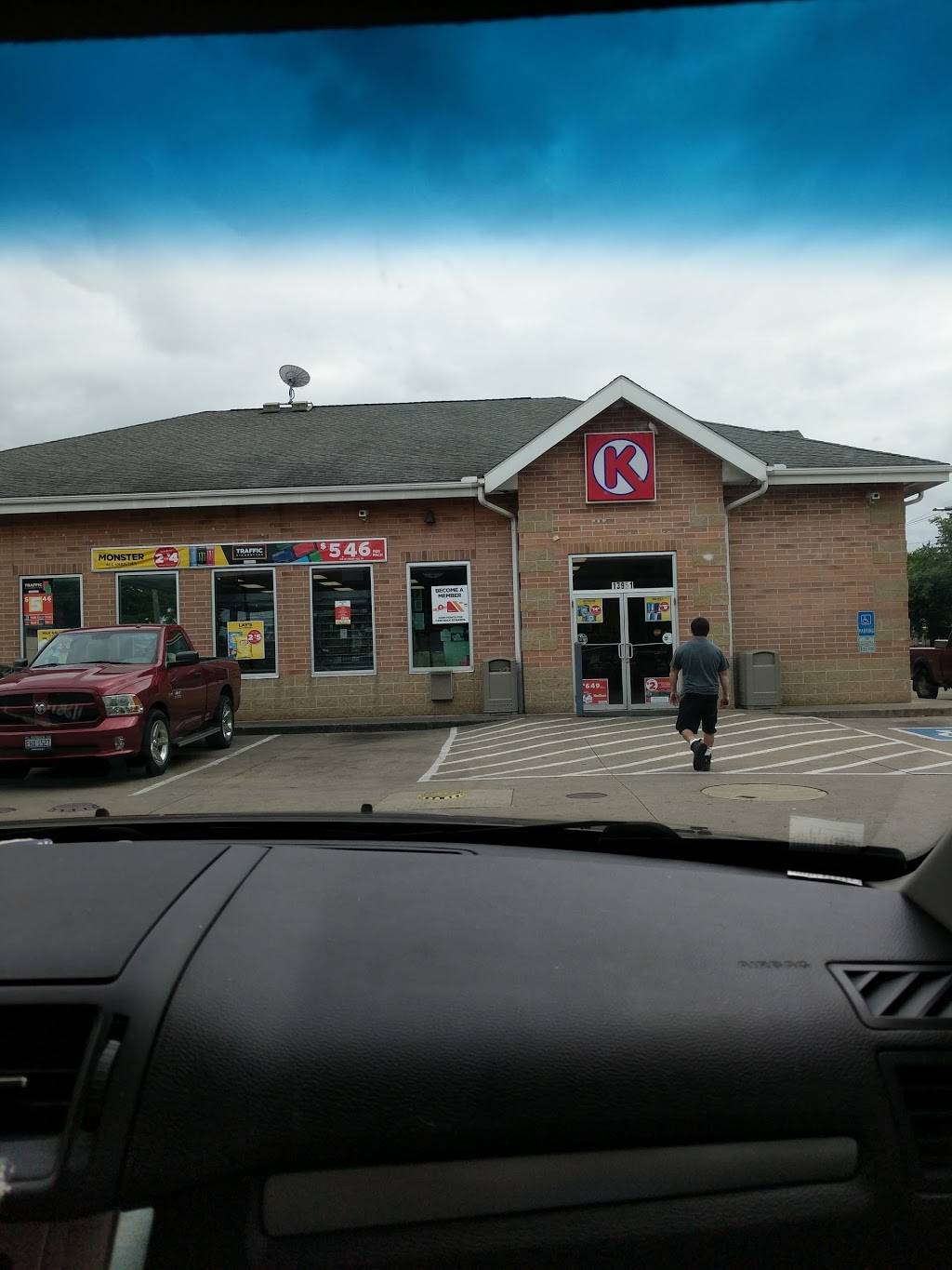Circle K | meal takeaway | 13951 Triskett Rd, Cleveland, OH 44111, USA | 2162521779 OR +1 216-252-1779