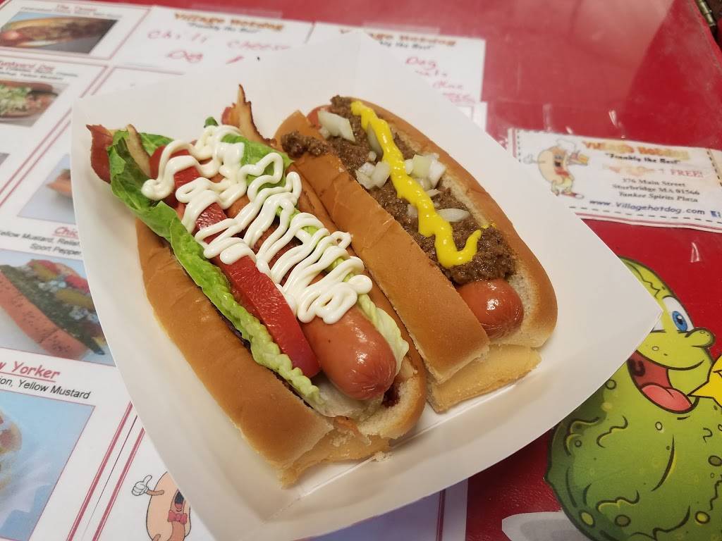 Village Hotdog | restaurant | 376 Main St, Sturbridge, MA 01566, USA | 7742399998 OR +1 774-239-9998