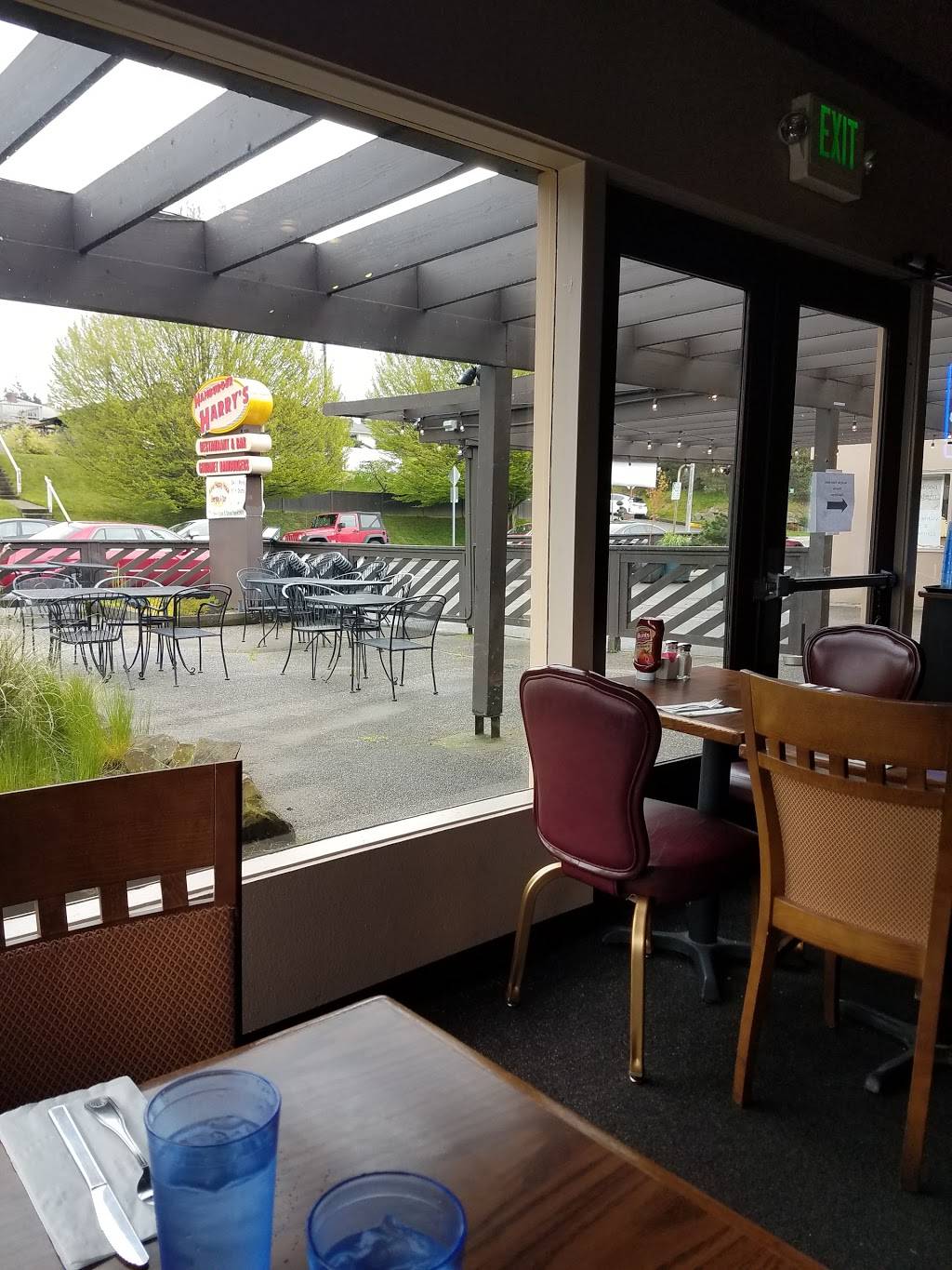 Hamburger Harrys II | restaurant | 610 5th Ave S, Edmonds, WA 98020, USA | 4257766666 OR +1 425-776-6666