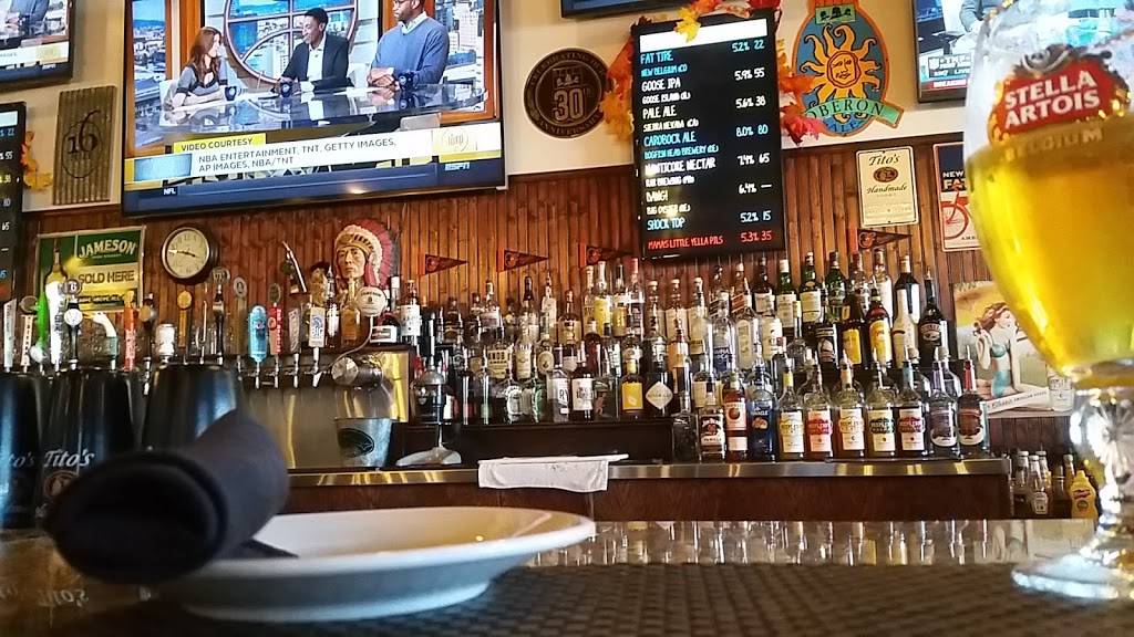 Hooked Up Ale House & Raw Bar | restaurant | 38069 Town Center Dr #20, Millville, DE 19967, USA | 3025394111 OR +1 302-539-4111