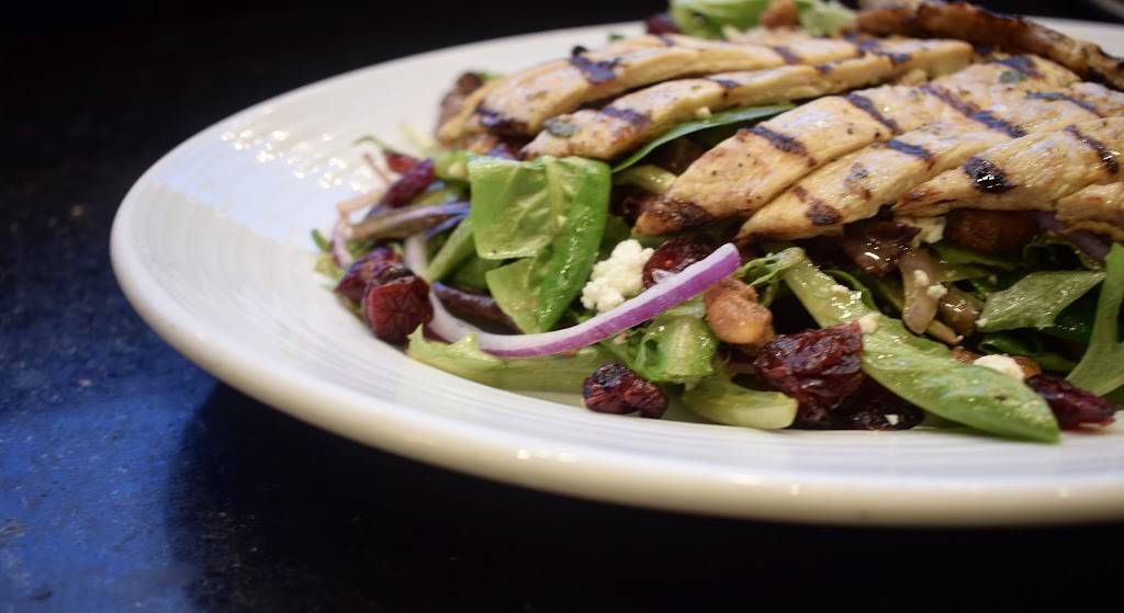 Ginos Long Beach | restaurant | 16 W Park Ave, Long Beach, NY 11561, USA | 5164328193 OR +1 516-432-8193