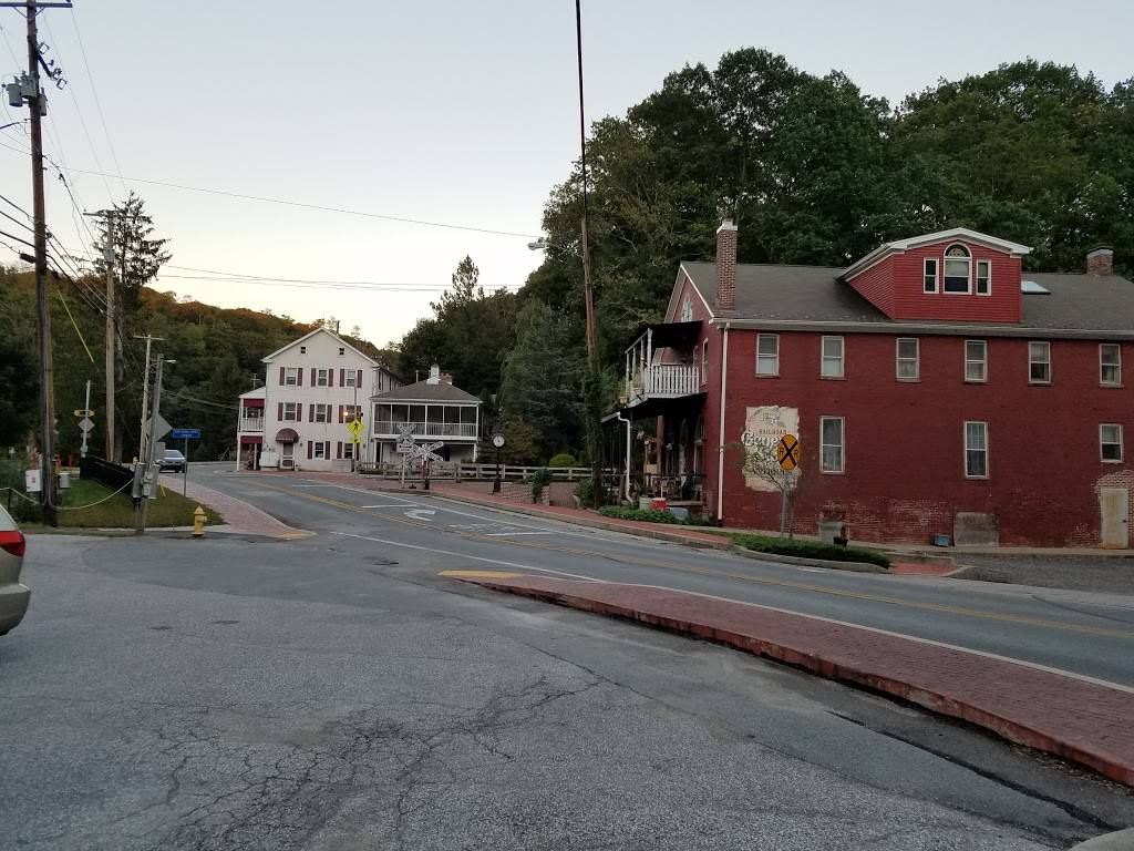 Captain Bob’s Crabs | restaurant | 1 Main St E, Railroad, PA 17355, USA | 7172351166 OR +1 717-235-1166