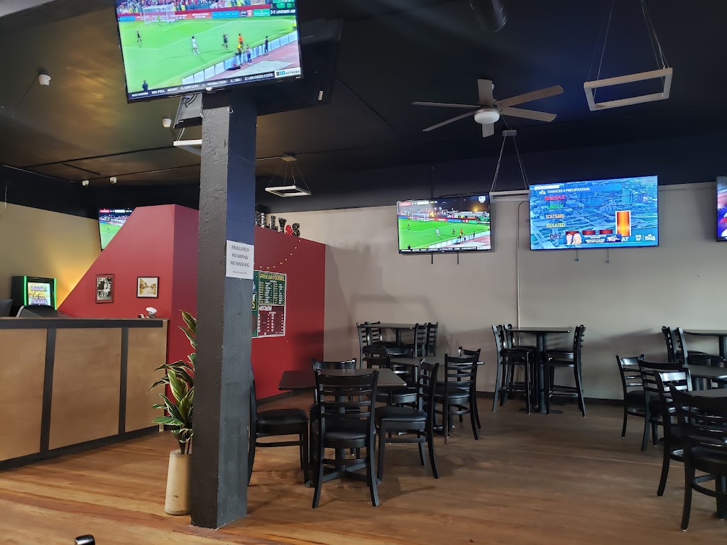 Big Billys Bar & Grill | restaurant | 437 E Mill St, Plymouth, WI 53073, USA | 2626614115 OR +1 262-661-4115