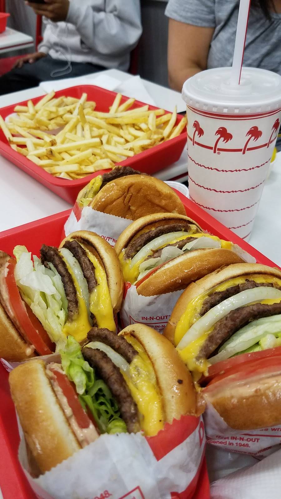 In-N-Out Burger | restaurant | 8285 W Bell Rd, Peoria, AZ 85382, USA | 8007861000 OR +1 800-786-1000