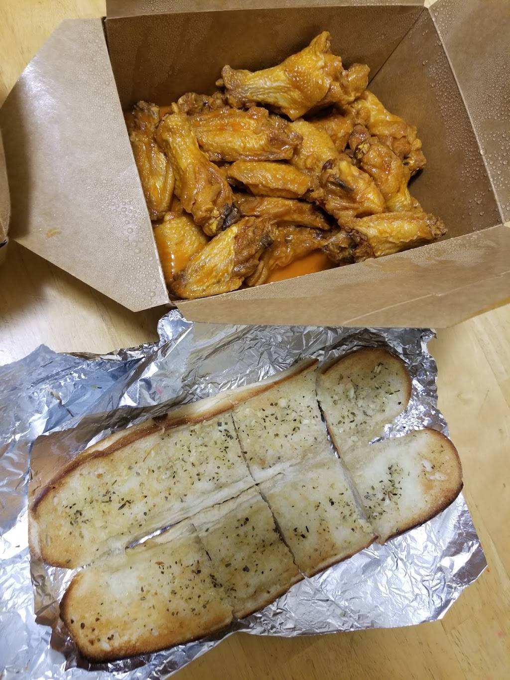 Flames Pizza & Grill | restaurant | 52 Main St, New Paltz, NY 12561, USA | 8452551999 OR +1 845-255-1999