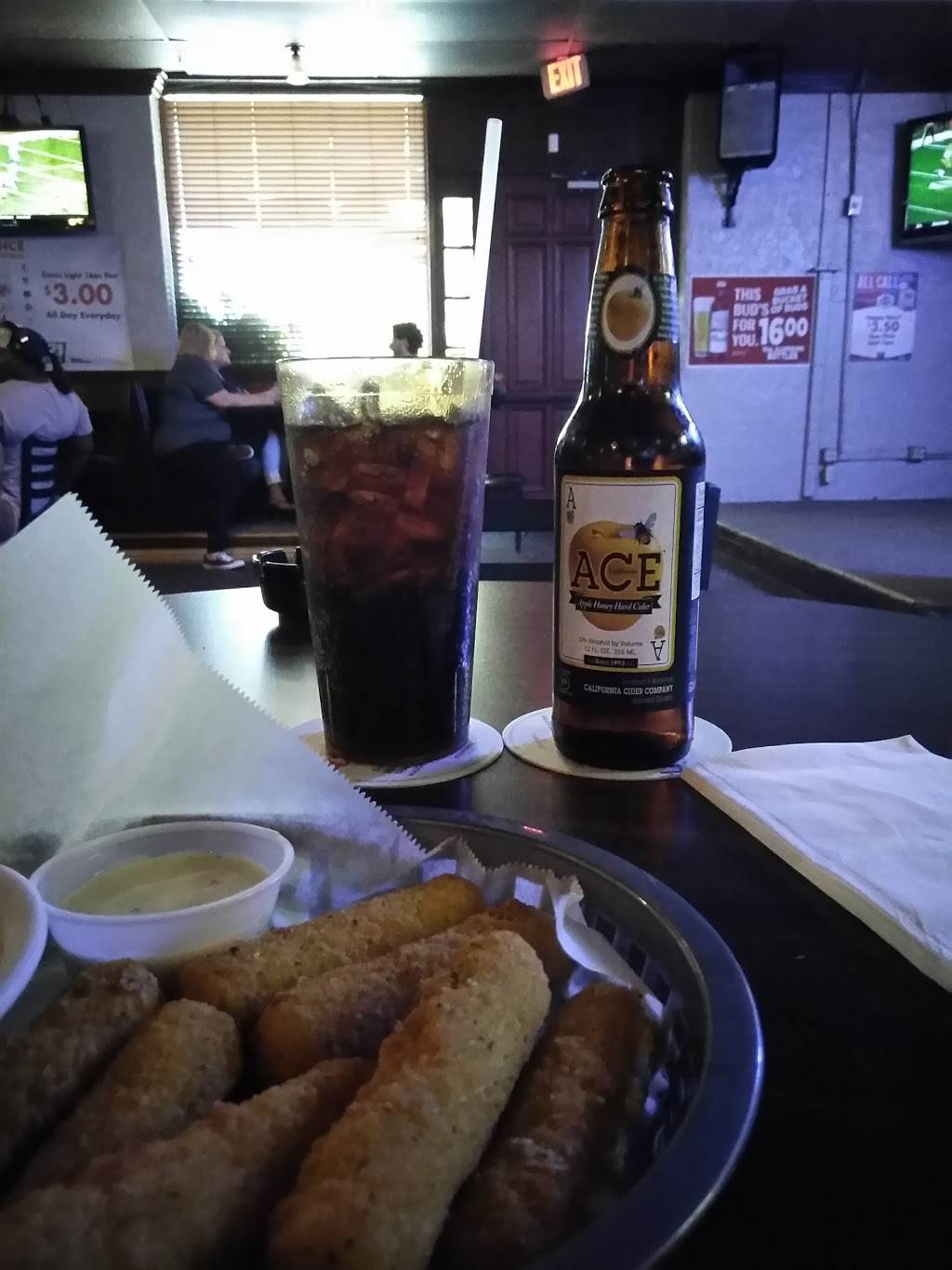 Fordtres Bar and Grill | restaurant | 215 N Central Expy, Richardson, TX 75080, USA | 9726998500 OR +1 972-699-8500