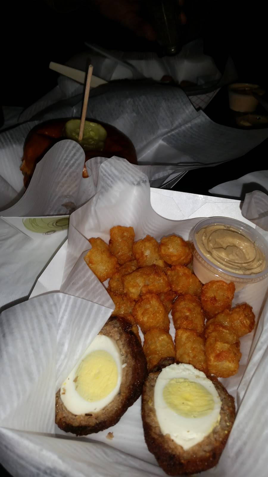 Ye Olde Saloon | restaurant | 1023 S Main St, Royal Oak, MI 48067, USA | 2485425900 OR +1 248-542-5900