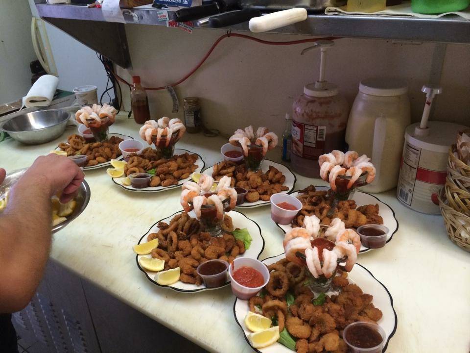 Draft Barn | restaurant | 28 Dooley St, Brooklyn, NY 11235, USA | 7186762727 OR +1 718-676-2727