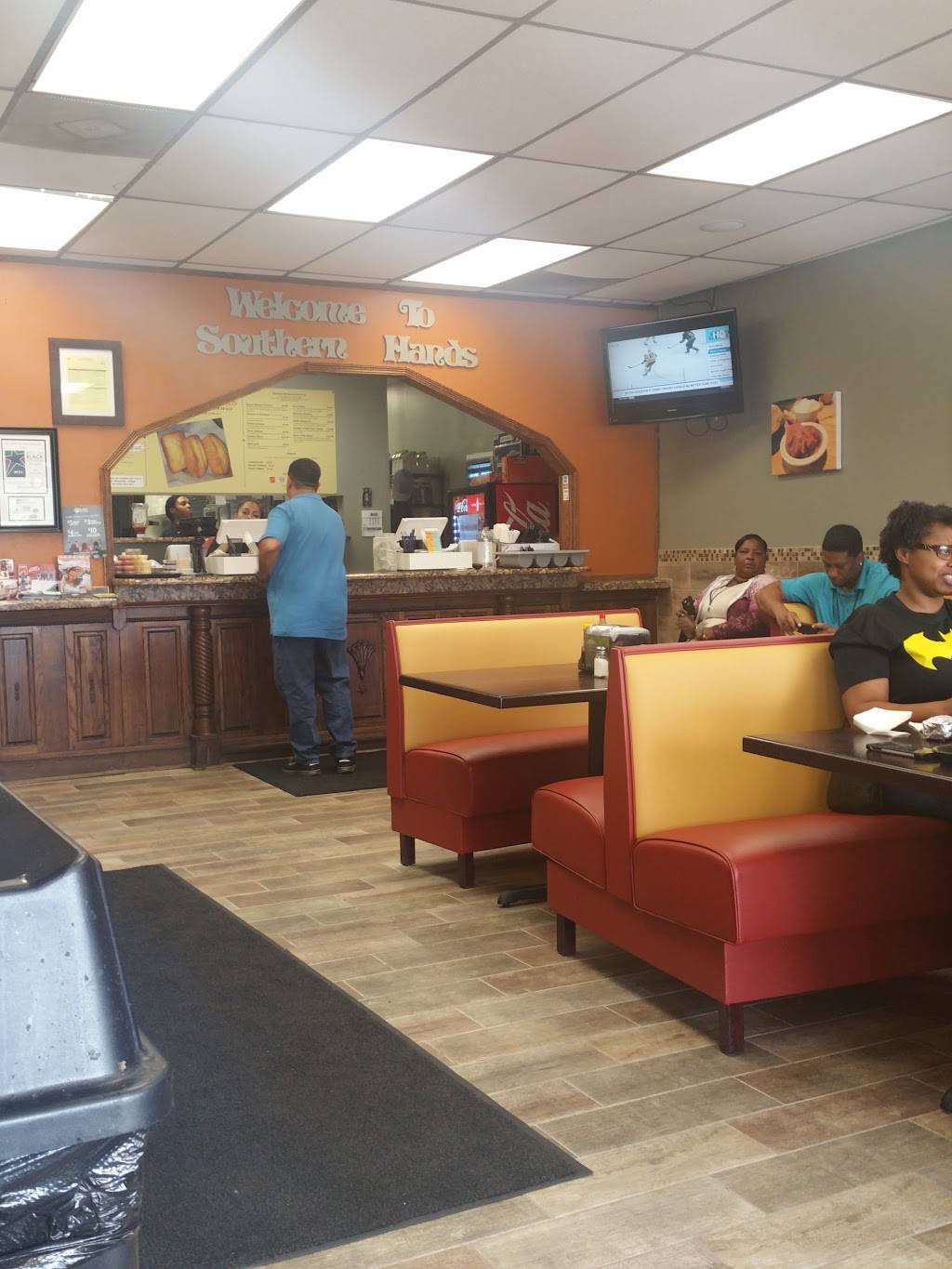 Southern Hands | restaurant | 3624 Austin Peay Hwy, Memphis, TN 38128, USA | 9012072514 OR +1 901-207-2514