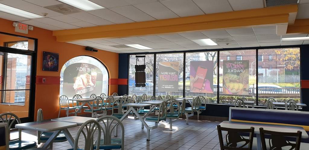 Taco Bell | meal takeaway | 329 Main St, New Rochelle, NY 10801, USA | 9145760534 OR +1 914-576-0534