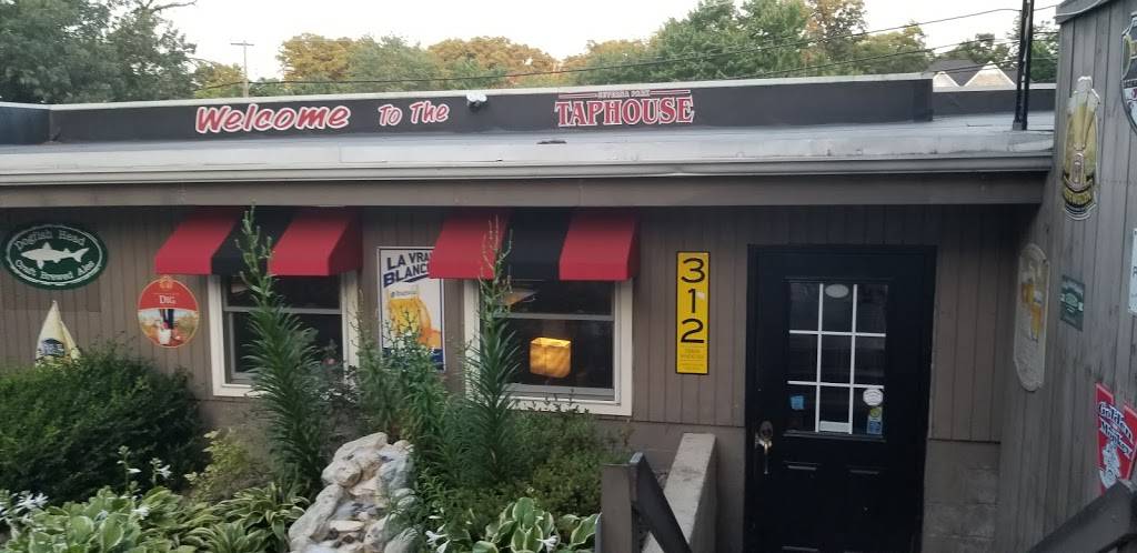 Severna Park Taphouse | restaurant | 58 W Earleigh Heights Rd, Severna Park, MD 21146, USA | 4107935759 OR +1 410-793-5759