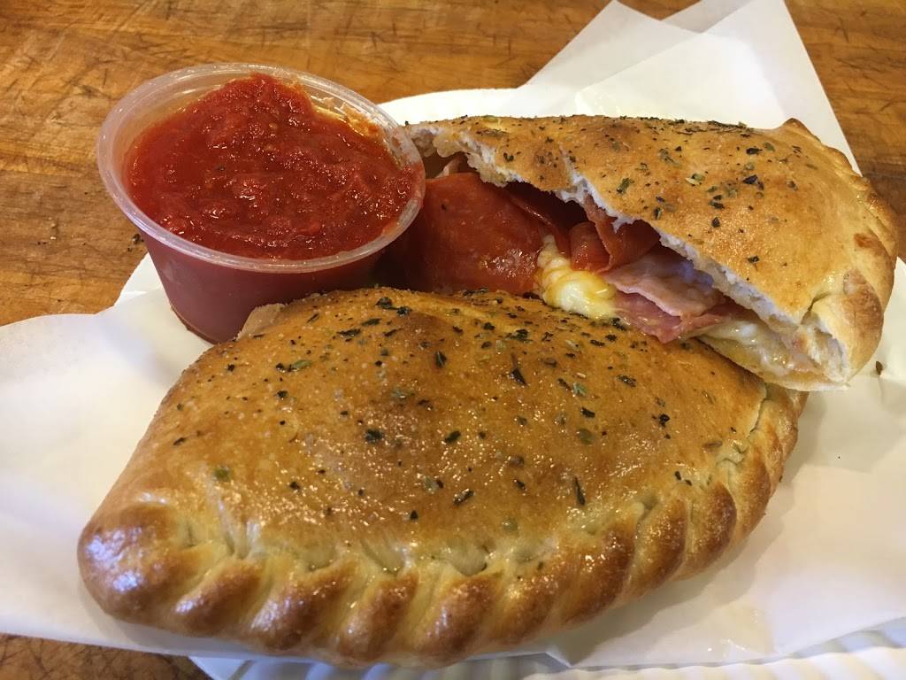 Me-n-Eds Pizzeria | restaurant | 1583 E El Monte Way, Dinuba, CA 93618, USA | 5595916986 OR +1 559-591-6986