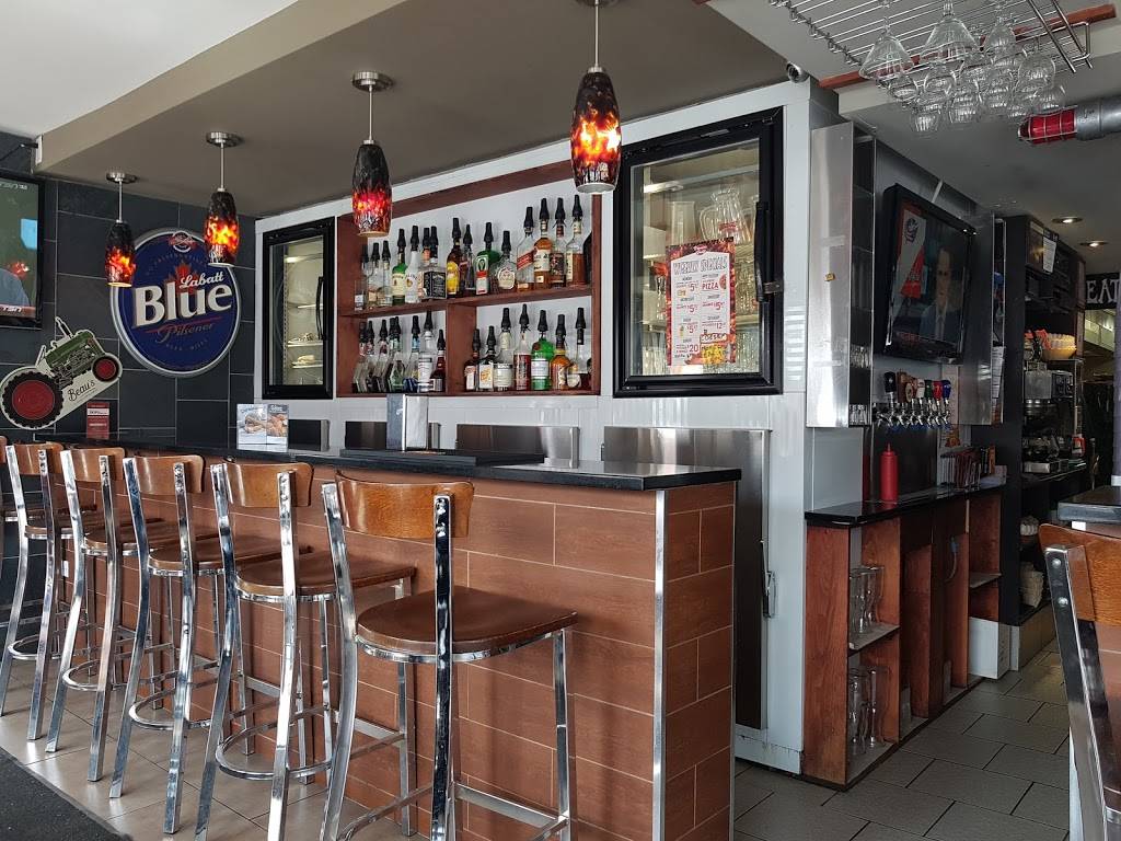 Vanier Grill | restaurant | 159 Montreal Rd, Vanier, ON K1L 6E8, Canada | 6137464843 OR +1 613-746-4843