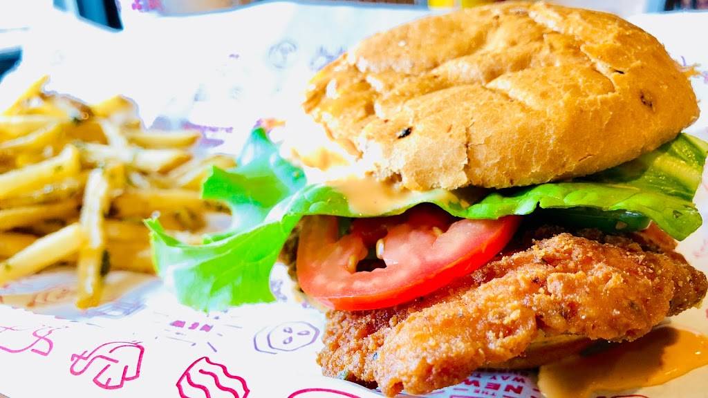 Smashburger | restaurant | 1608 Marcus Ave, New Hyde Park, NY 11040, USA | 5162331844 OR +1 516-233-1844