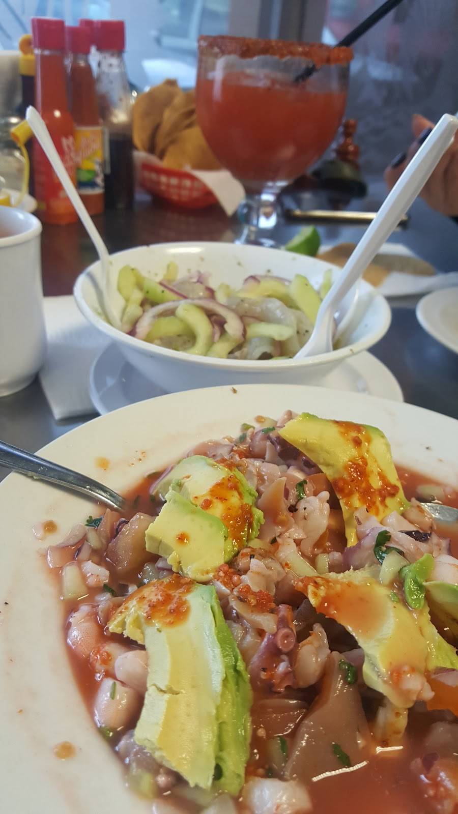 Las Labradas | restaurant | Local 19 y 20, Av de los Insurgentes 18137, Río Tijuana 3a. Etapa, Rio Tijuana 3ra Etapa, 22226 Tijuana, B.C., Mexico | 016646251736 OR +52 664 625 1736