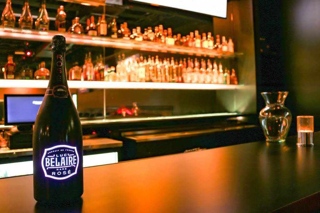 Cheetah Wilmington | restaurant | 143 S College Rd, Wilmington, NC 28403, USA | 9104522228 OR +1 910-452-2228