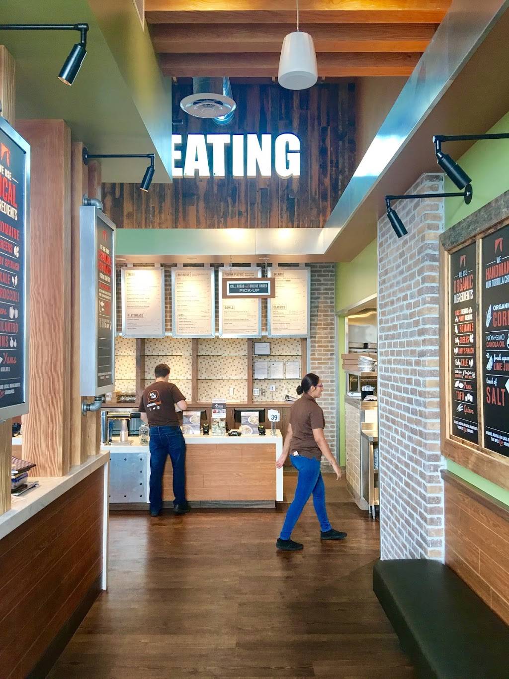 Sharkys Modern Mexican Kitchen | restaurant | 5070 Blue Diamond Rd, Las Vegas, NV 89139, USA | 7027780811 OR +1 702-778-0811