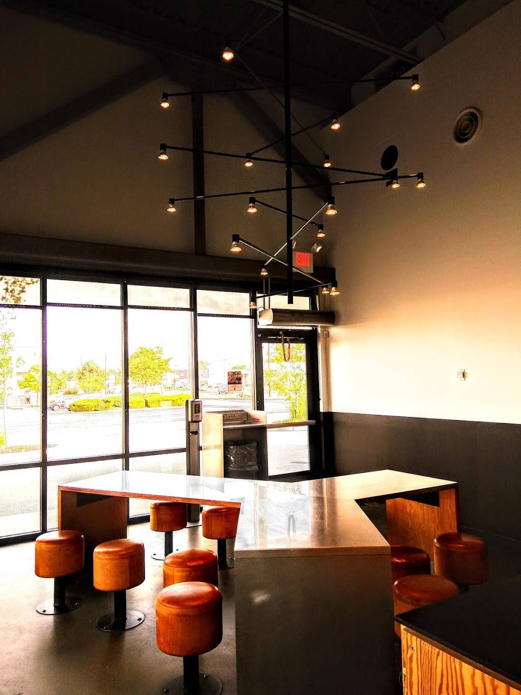 Chipotle Mexican Grill | restaurant | 35 Highland Ave, Seekonk, MA 02771, USA | 5083431000 OR +1 508-343-1000