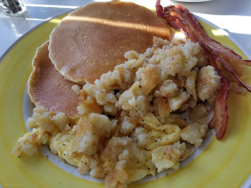 White Front Breakfast House | restaurant | 1518 Market St, Wilmington, NC 28401, USA | 9107625672 OR +1 910-762-5672