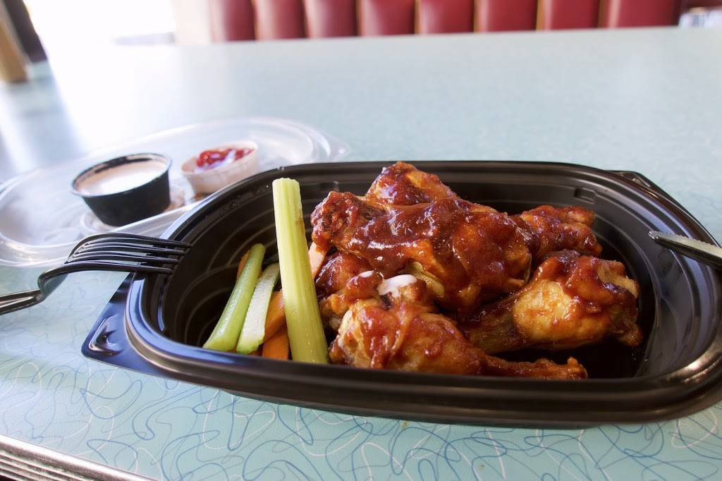 Fatburger | restaurant | 501 E Albertoni St b3, Carson, CA 90746, USA | 3102255535 OR +1 310-225-5535