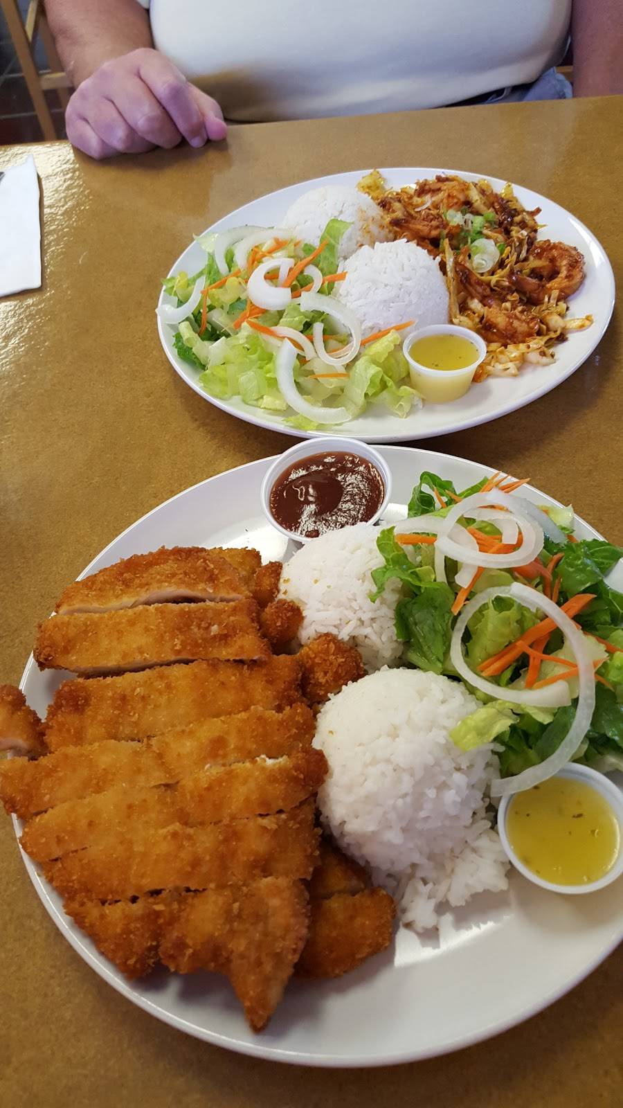 DaValleyGrill | restaurant | 2040 W Deer Valley Rd, Phoenix, AZ 85027, USA | 6235874706 OR +1 623-587-4706