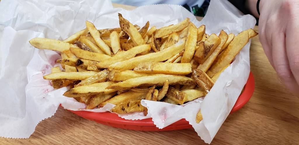 DiNics Pork & Beef | restaurant | 411 Doylestown Rd, Montgomeryville, PA 18936, USA | 2676497758 OR +1 267-649-7758