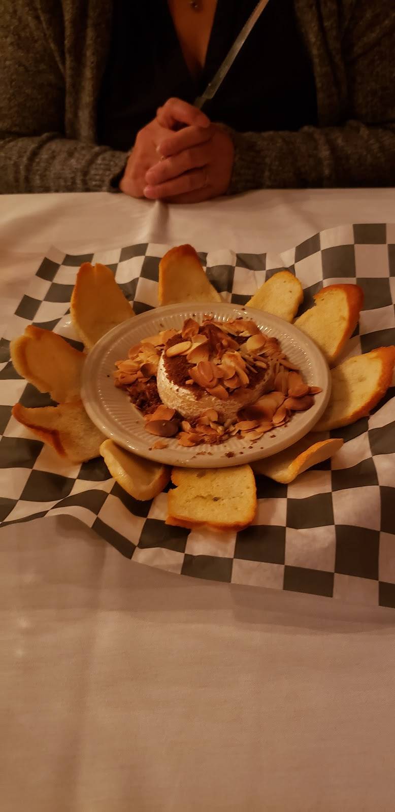 J. Broussards | restaurant | 210 5th St S, Columbus, MS 39701, USA | 6622431480 OR +1 662-243-1480