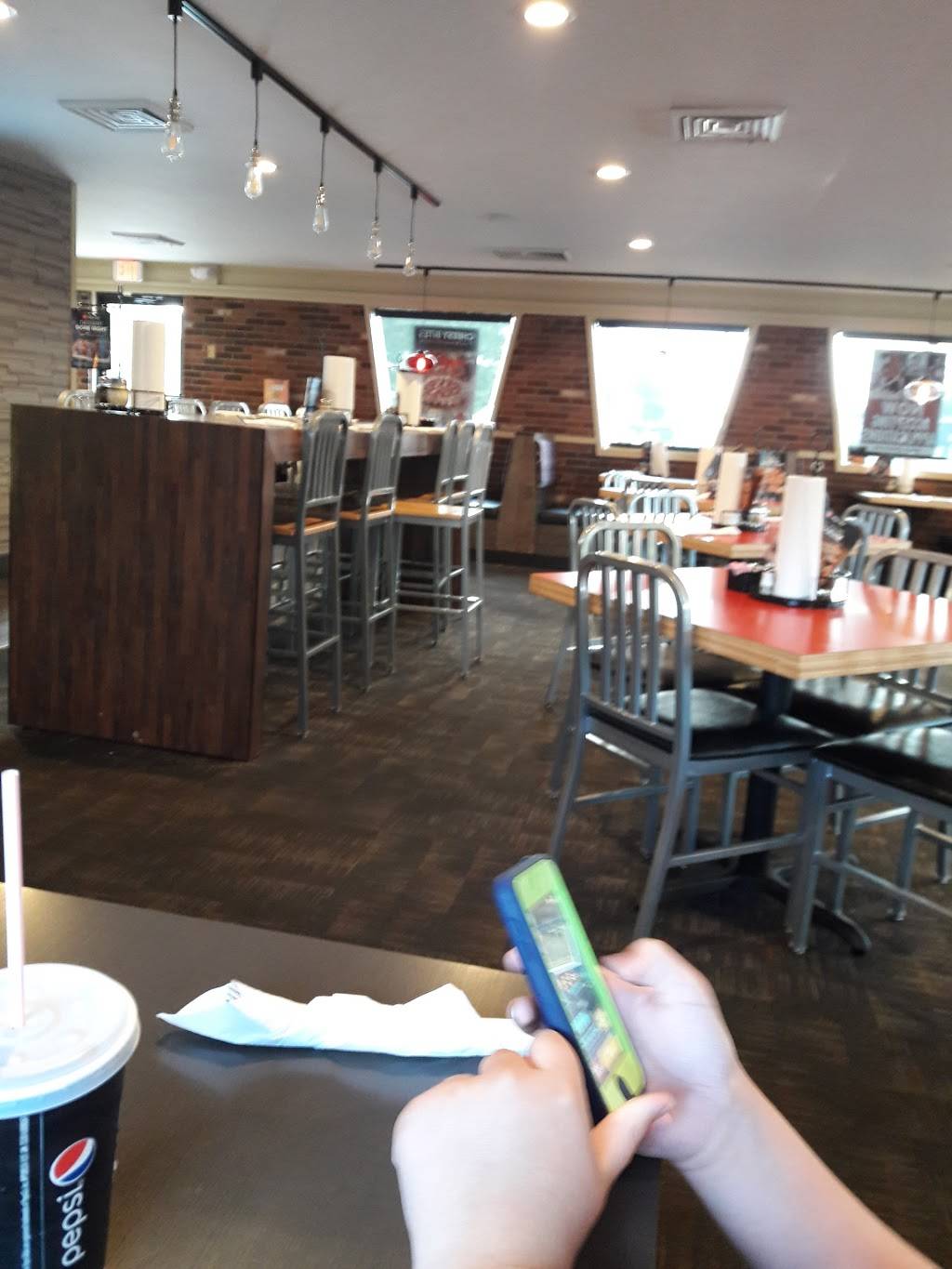 Pizza Hut | restaurant | 2246 Lincoln Hwy E, Lancaster, PA 17602, USA | 7173924858 OR +1 717-392-4858