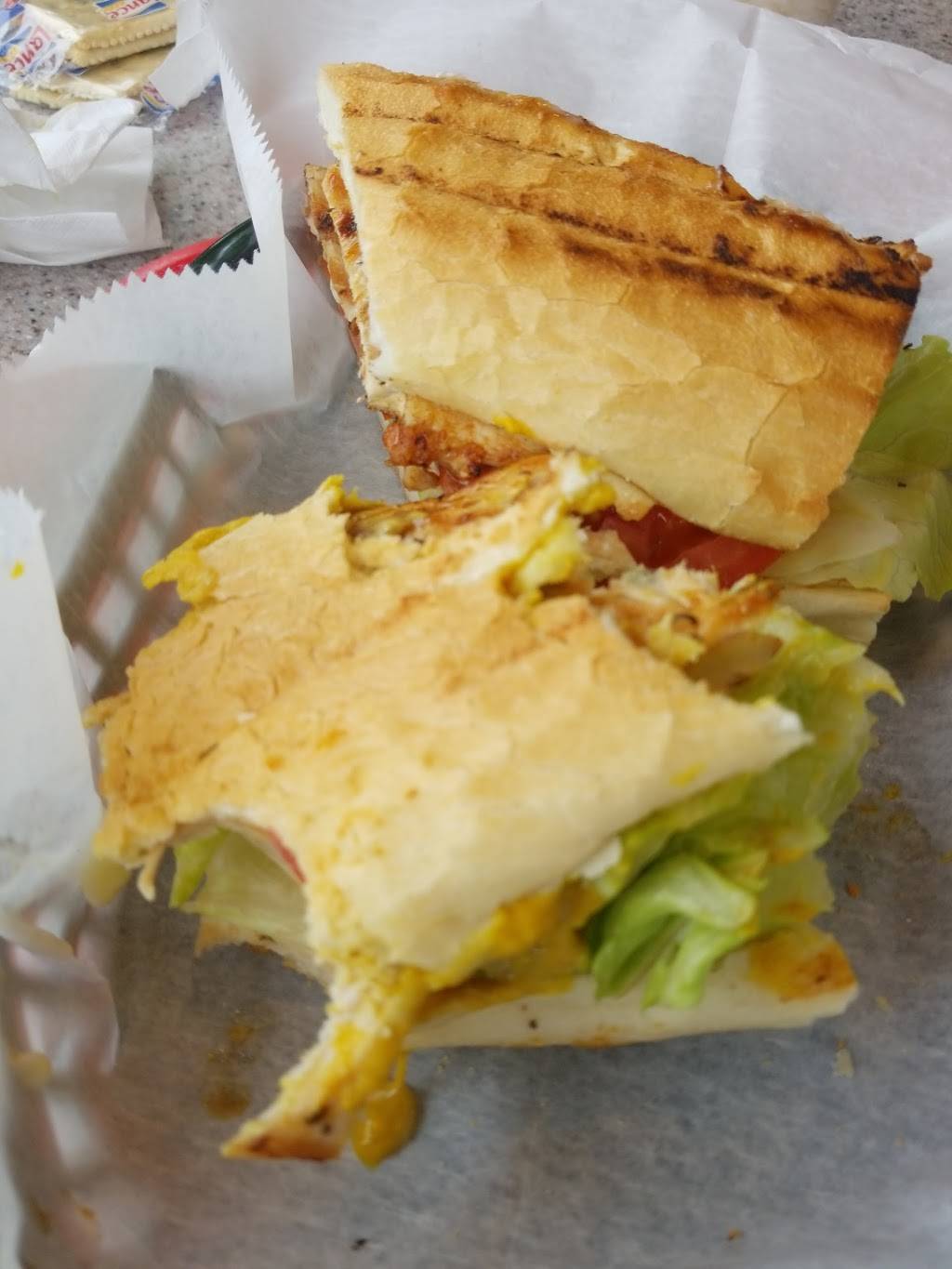 Hubs Restaurant | restaurant | 5540 N Lincoln Ave, Chicago, IL 60625, USA | 7737844240 OR +1 773-784-4240