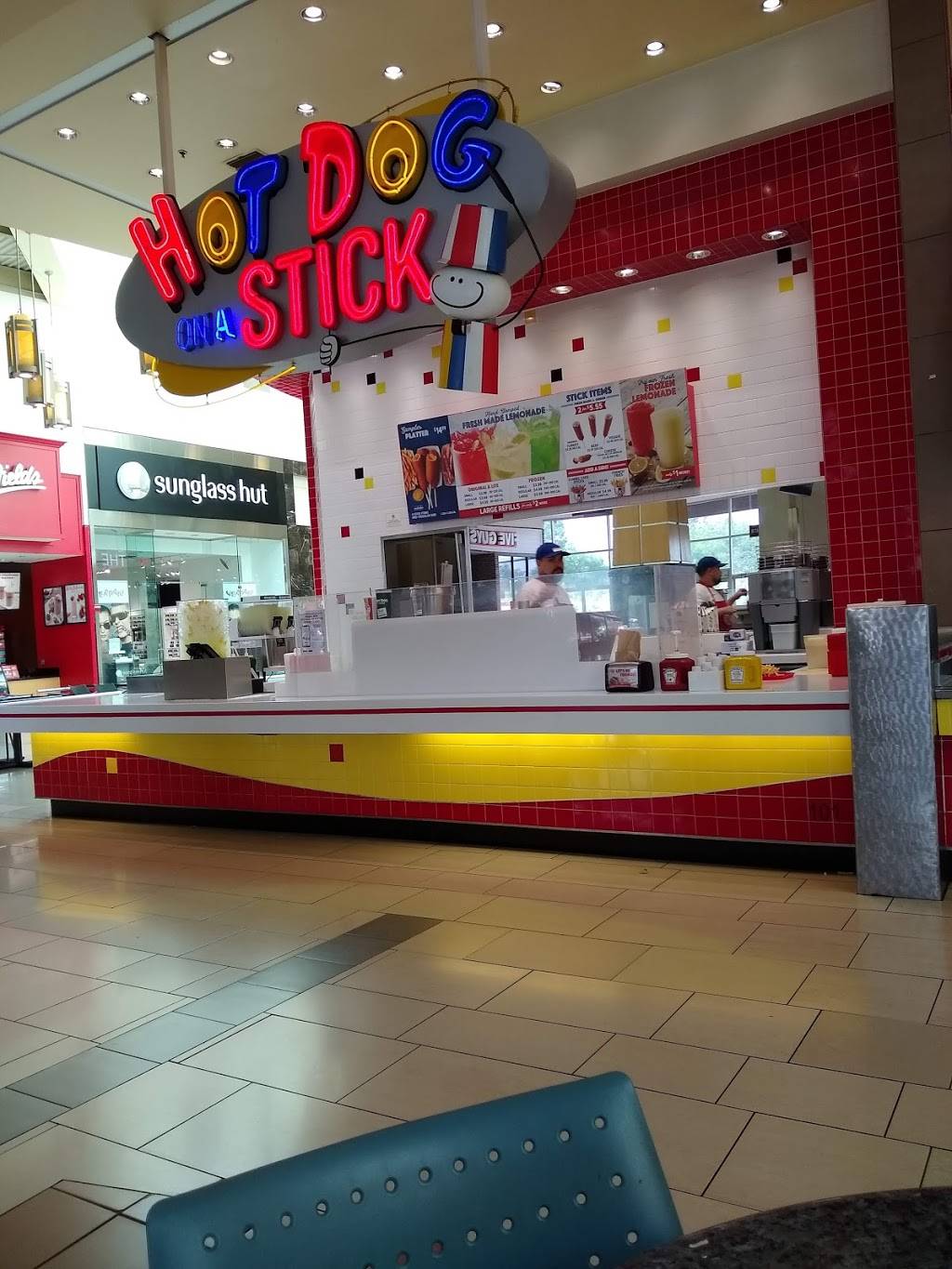 Charleys Philly Steaks | restaurant | 521 E Shaw Ave Ste 103, Fresno, CA 93710, USA | 5592250128 OR +1 559-225-0128