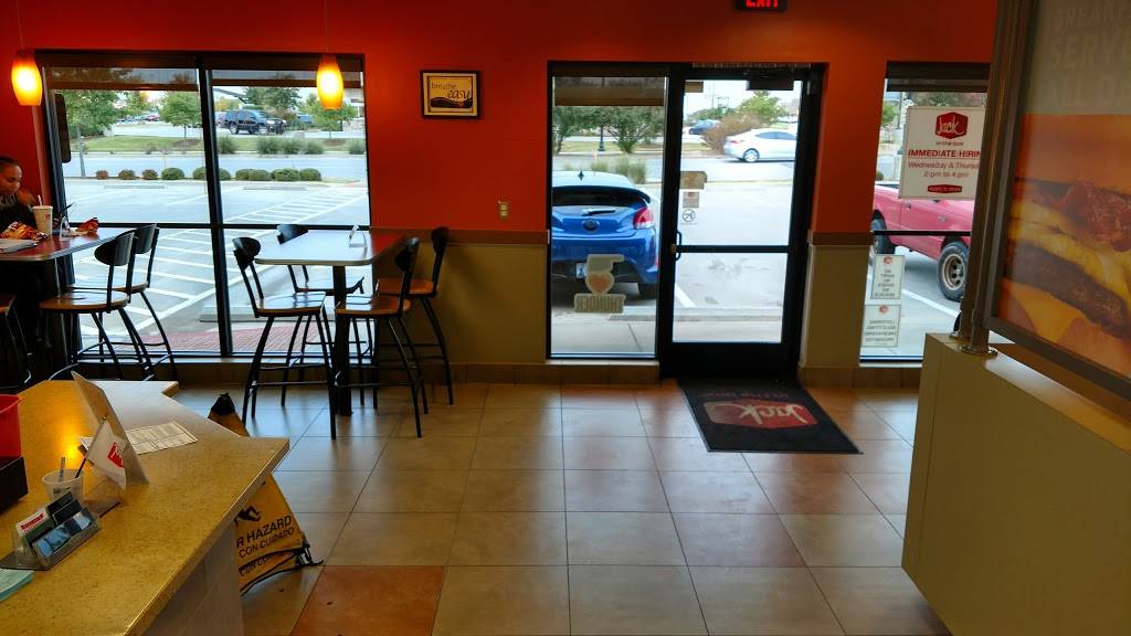 Jack in the Box | restaurant | 690 SW 19th St, Moore, OK 73160, USA | 4057930546 OR +1 405-793-0546
