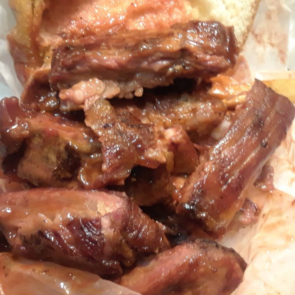 Joes Barbeque & Fish | restaurant | 4900 W Madison St, Chicago, IL 60644, USA | 7736265910 OR +1 773-626-5910