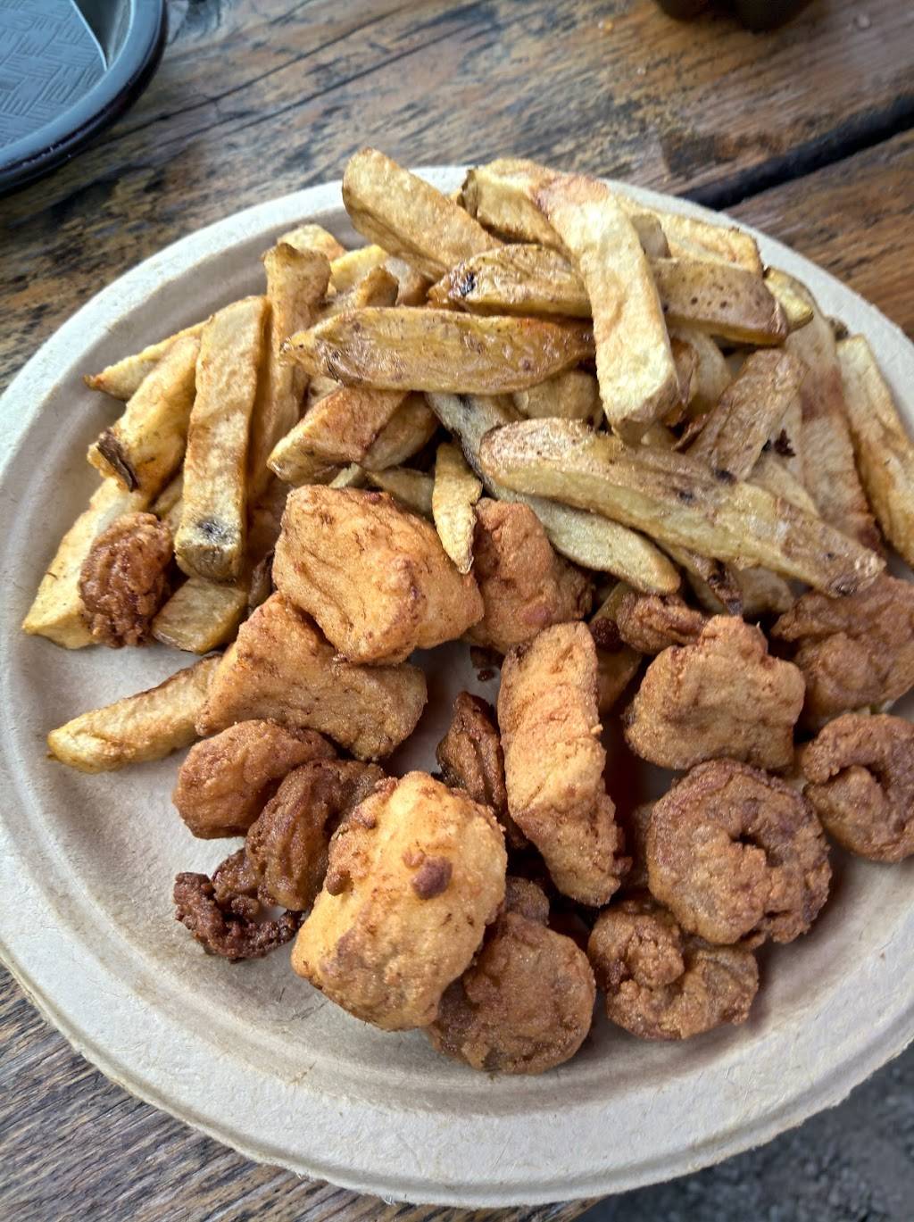 Docks Seafood | restaurant | 15 Evans St, South Portland, ME 04106, USA | 2078994433 OR +1 207-899-4433