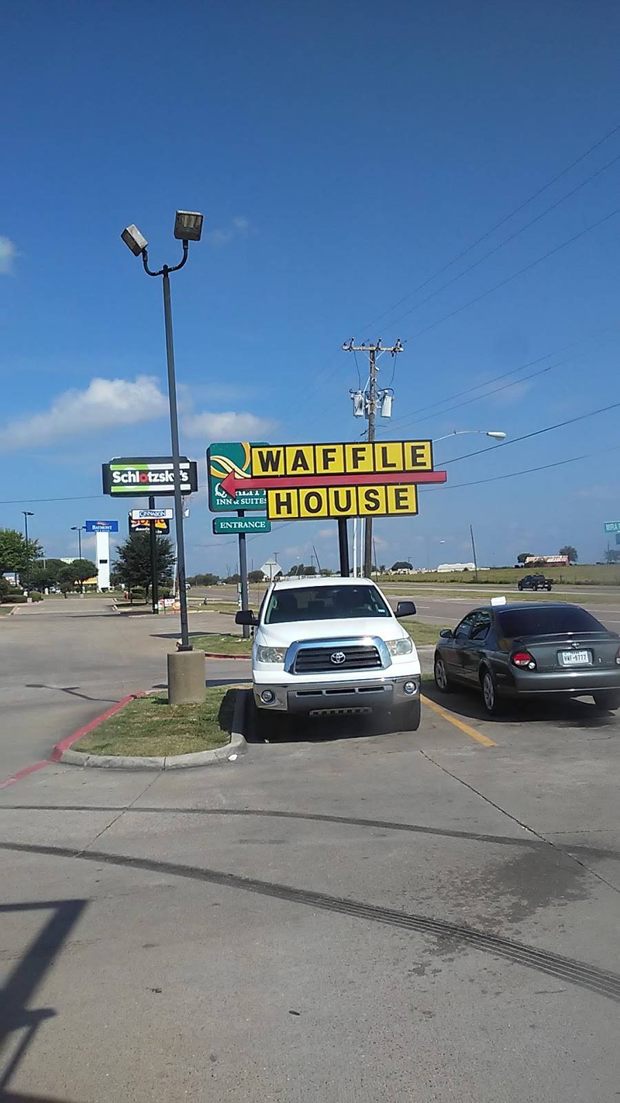 Waffle House | meal takeaway | 1612 South, TX-34, Terrell, TX 75160, USA | 9725630774 OR +1 972-563-0774